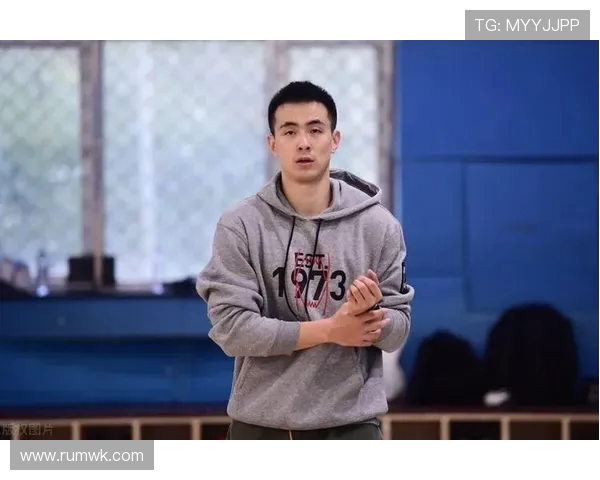 杨鸣称赵继伟出场时间将被控制球队积极引进外援强化核心实力水平